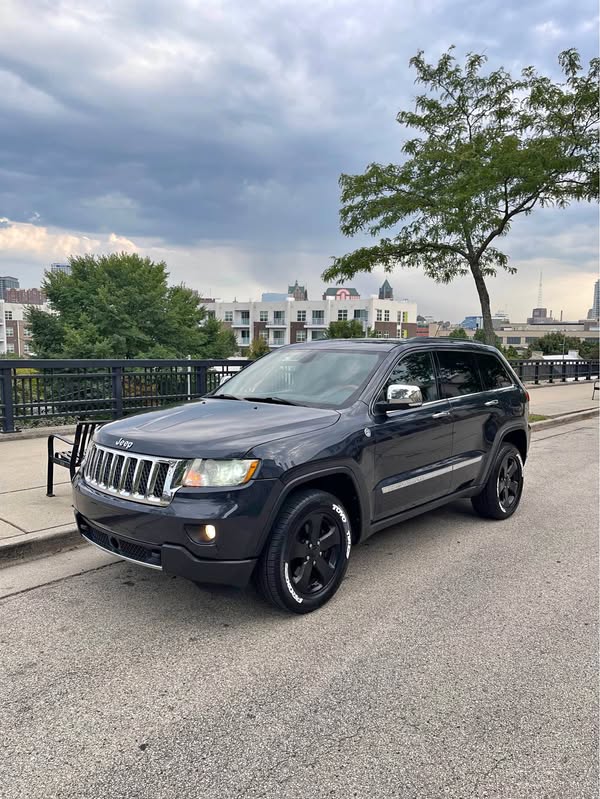 2014 Jeep Grand Cherokee - Overland Sport Utility 4D