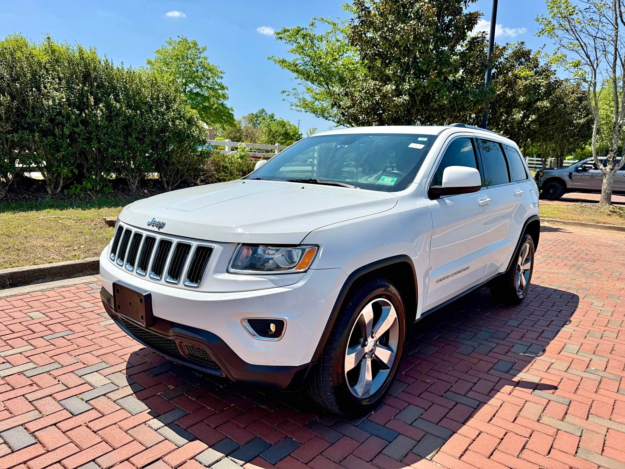 2014 Jeep Grand Cherokee - Laredo Sport Utility 4D