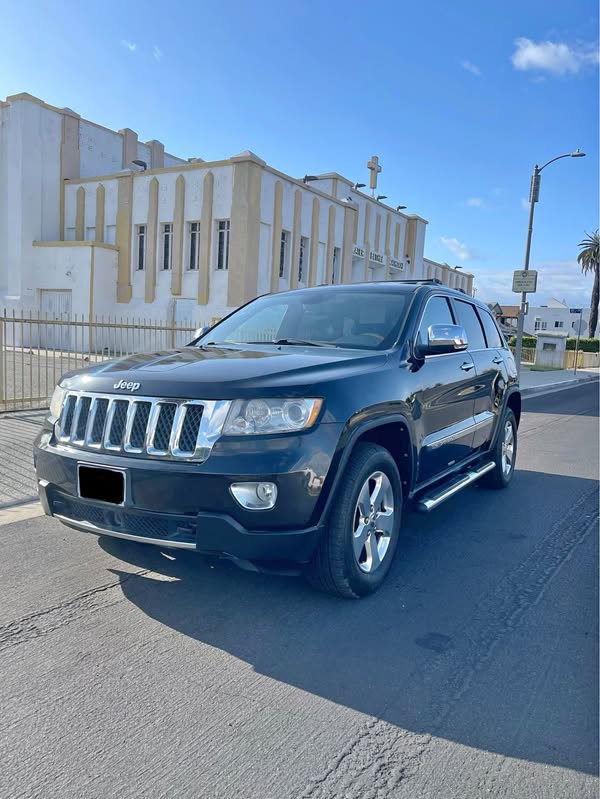 2013 Jeep Grand Cherokee - Overland Sport Utility 4D