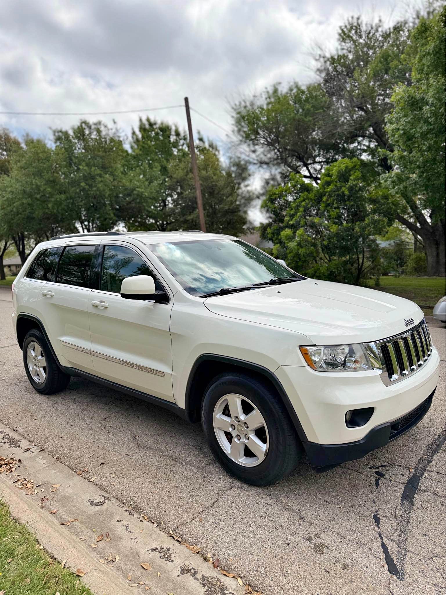 2011 Jeep Grand Cherokee - Laredo E Sport Utility 4D