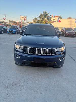 2017 Jeep Grand Cherokee - Laredo A Sport Utility 4D