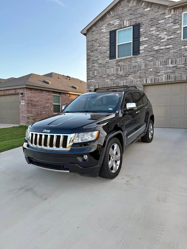 2011 Jeep Grand Cherokee - Overland Sport Utility 4D