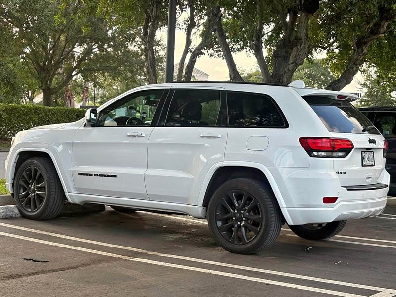 2017 Jeep Grand Cherokee - Altitude