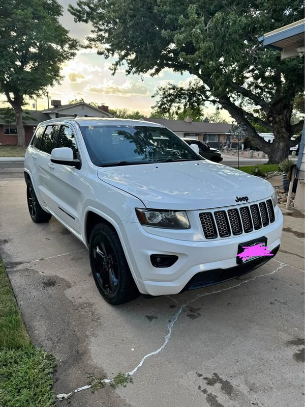 2014 Jeep Grand Cherokee - Altitude Sport Utility 4D