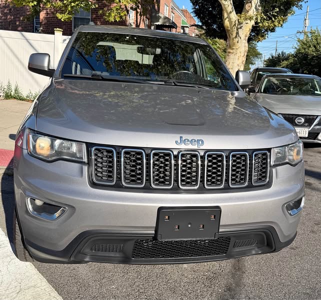 2018 Jeep Grand Cherokee - Laredo Sport Utility 4D