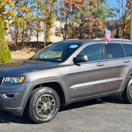 2018 Jeep GRAND CHEROKEE LAREDO