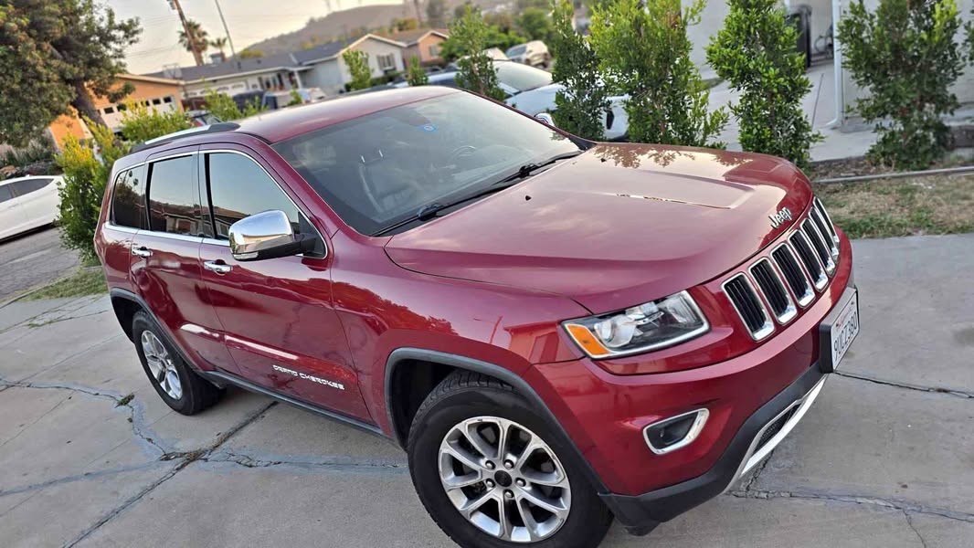 2015 Jeep Grand Cherokee - SE Sport Utility 4D