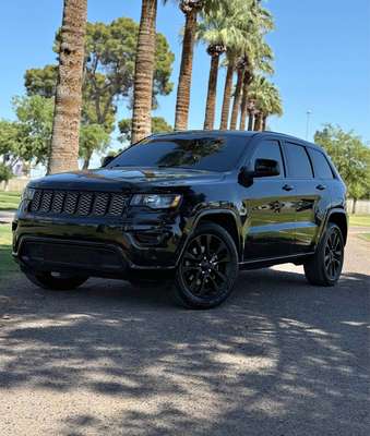 2018 Jeep Grand Cherokee - $2500 Dllrs Down