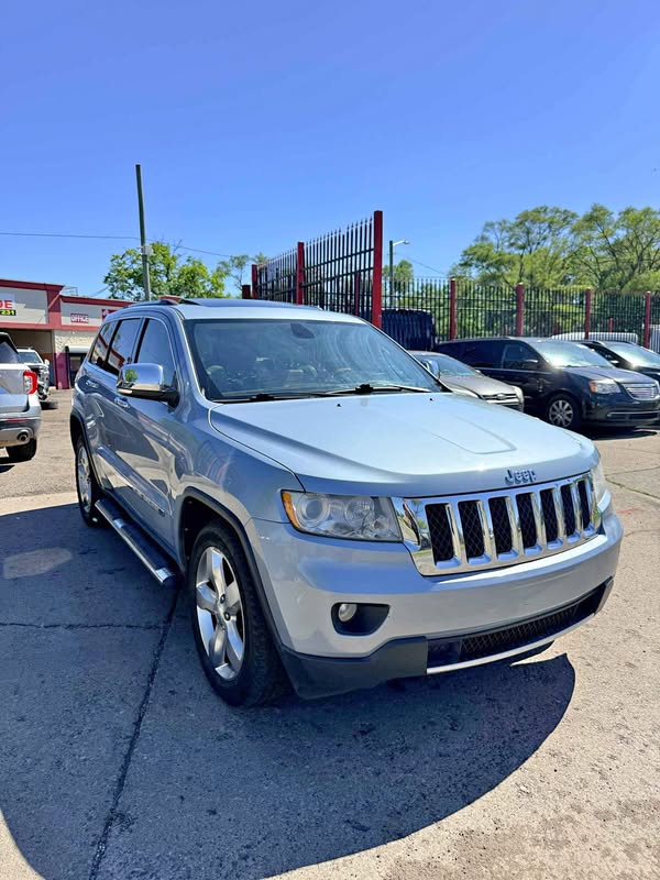 2013 Jeep Grand Cherokee - Overland Sport Utility 4D