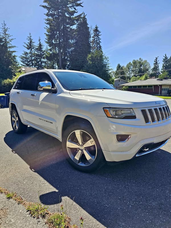 2014 Jeep Grand Cherokee - Overland Sport Utility 4D