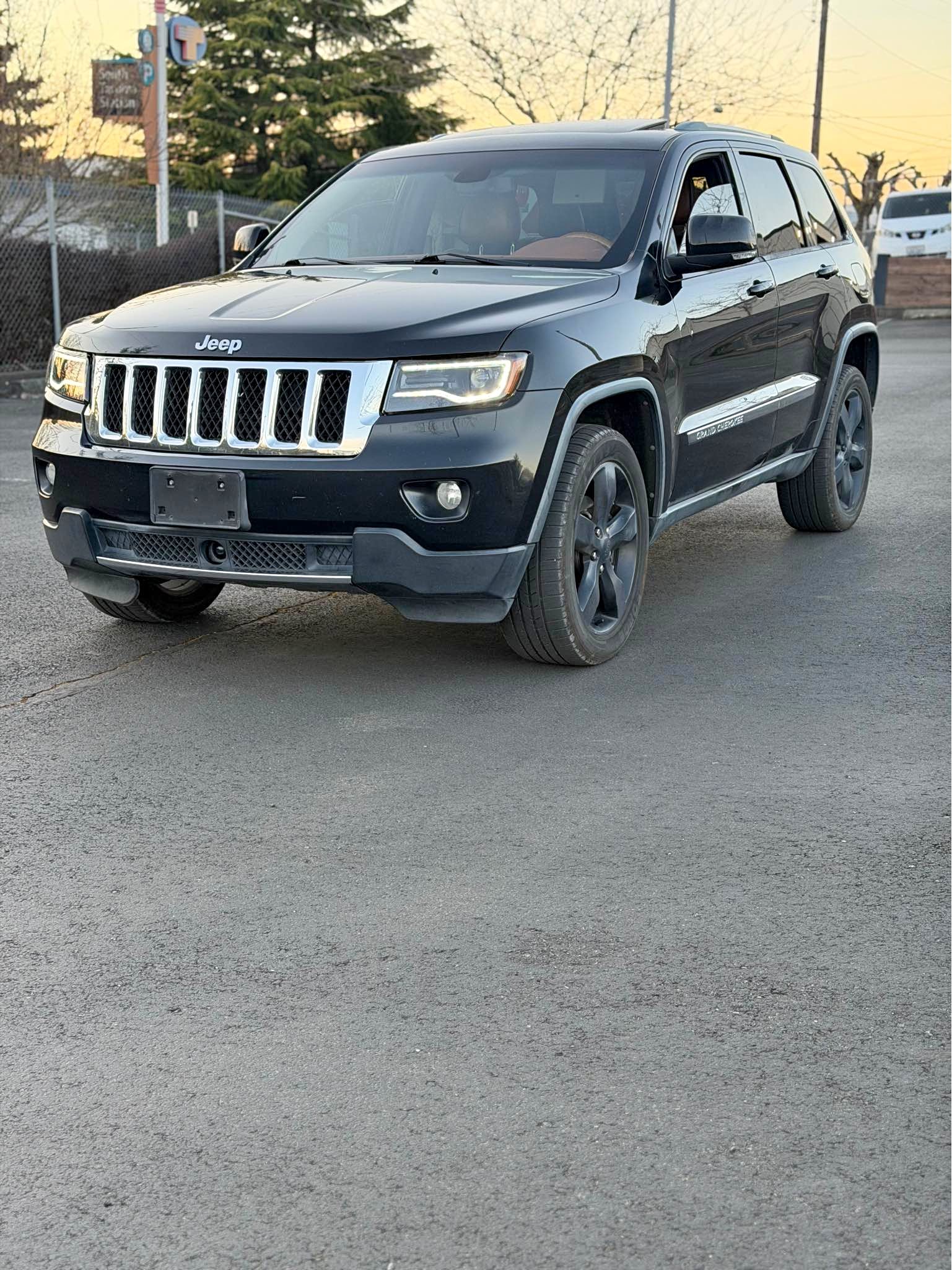 2012 Jeep Grand Cherokee - Overland Sport Utility 4D