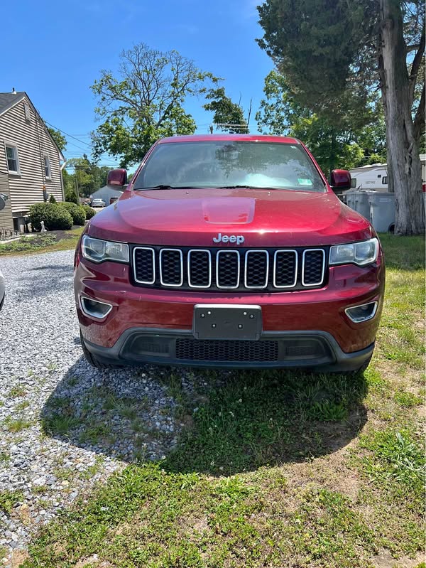 2018 Jeep Grand Cherokee - Laredo A Sport Utility 4D