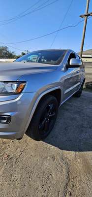 2015 Jeep Grand Cherokee - Laredo A Sport Utility 4D