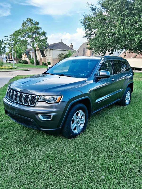 2017 Jeep Grand Cherokee - Laredo A Sport Utility 4D