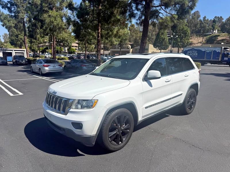2013 Jeep Grand Cherokee - Laredo Sport Utility 4D