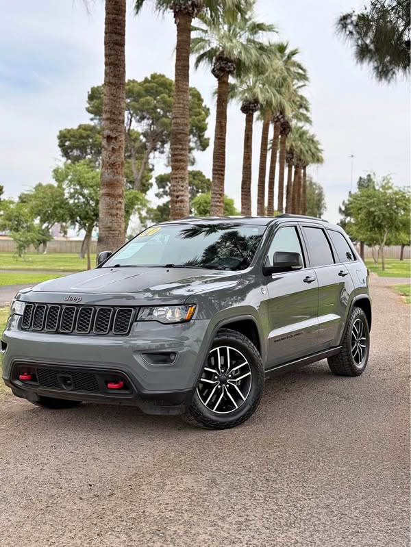 2020 Jeep Grand Cherokee - 4x4 $4000 Dllrs Down