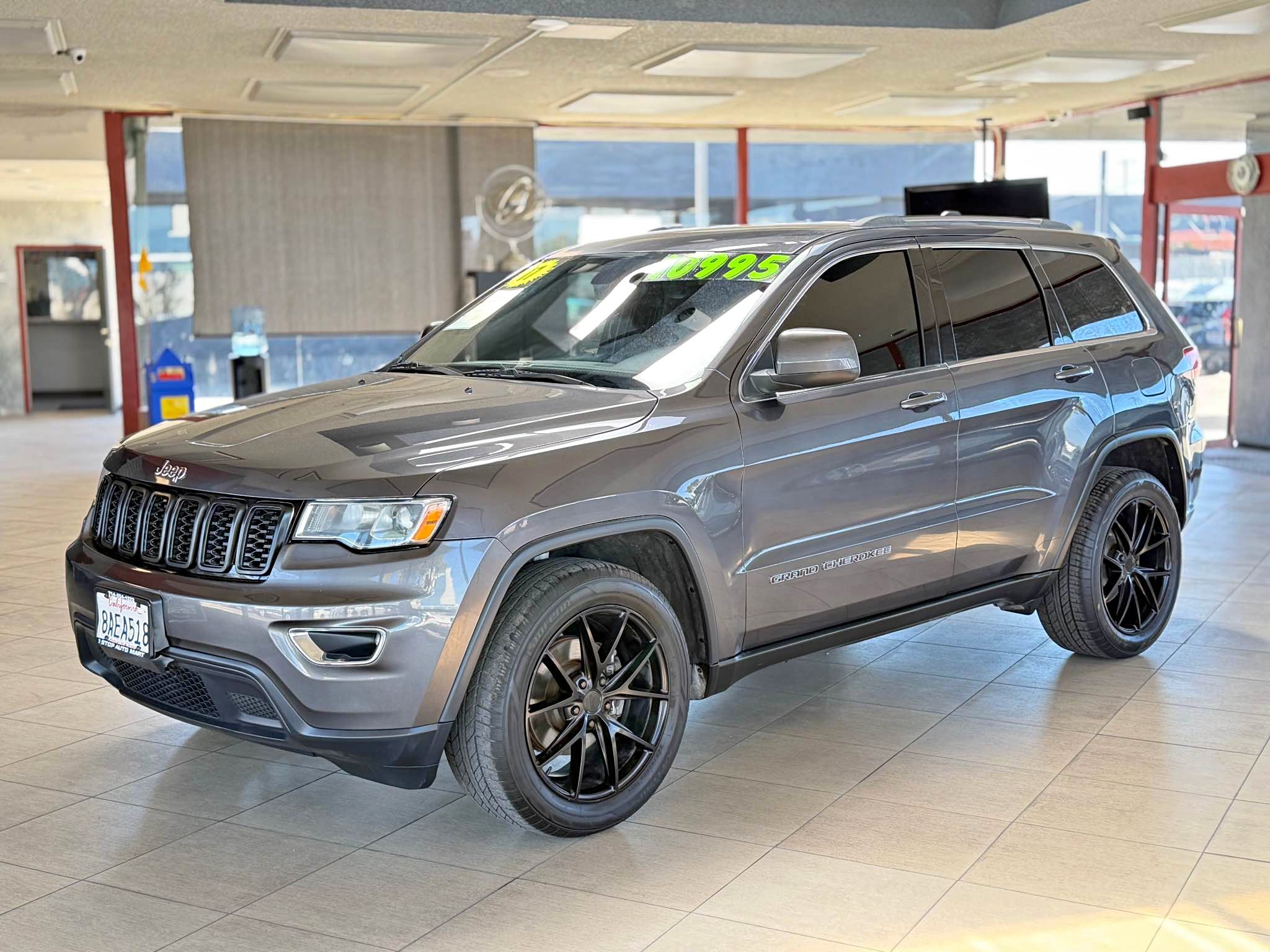 2017 Jeep Grand Cherokee - Laredo E Sport Utility 4D