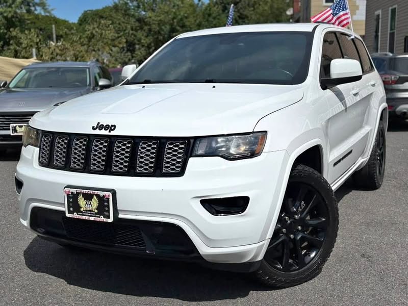 2017 Jeep Grand Cherokee - Laredo Sport Utility 4D
