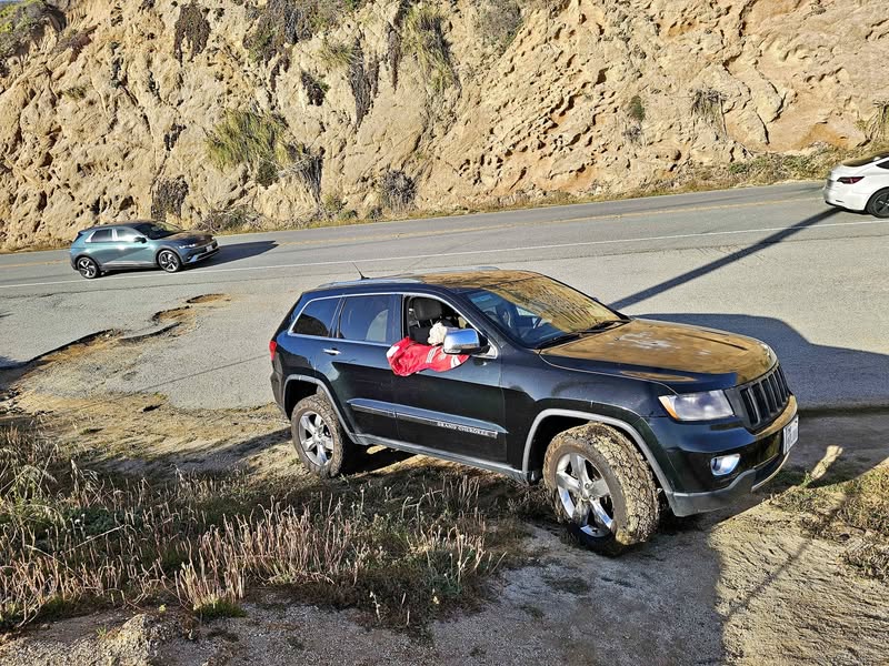 2013 Jeep Grand Cherokee - Limited Sport Utility 4D