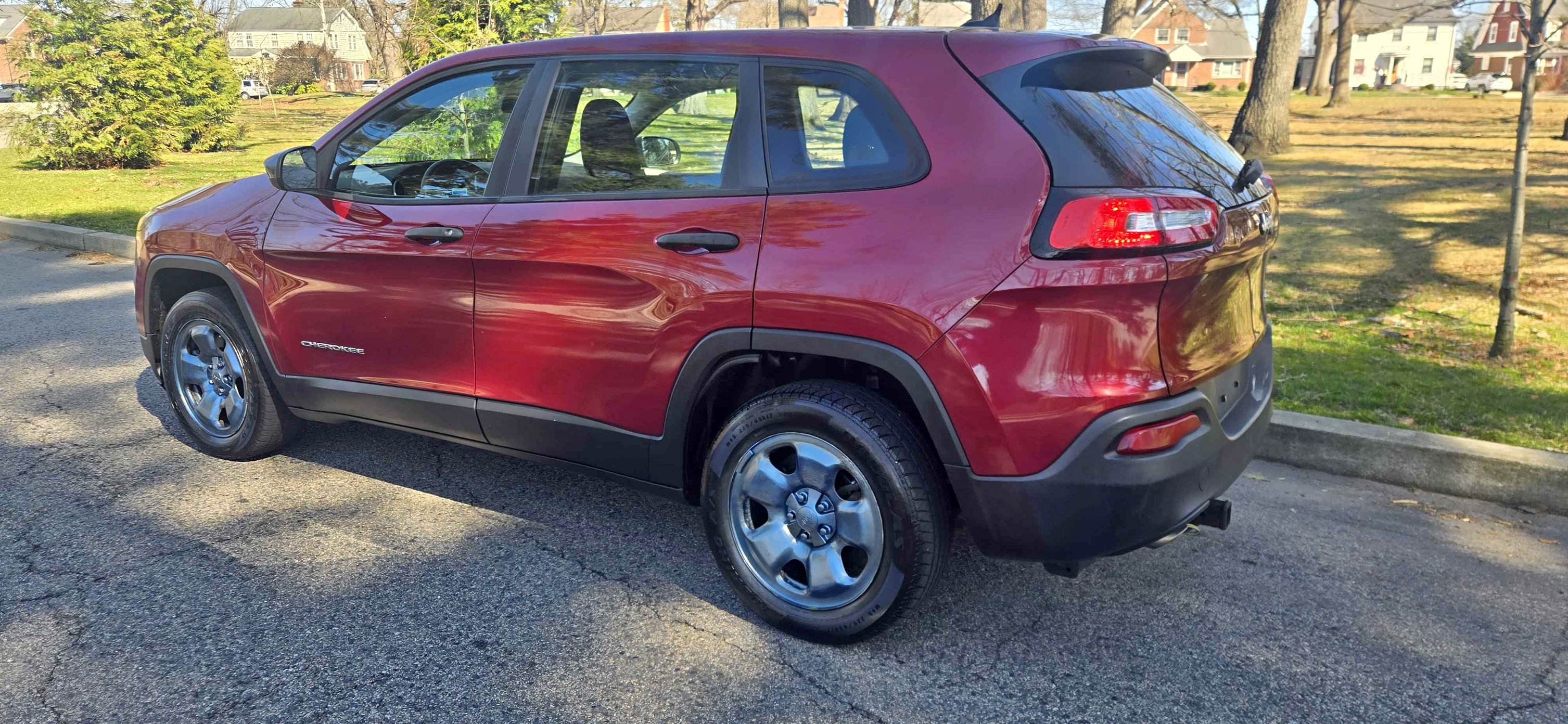 2014 Jeep Grand Cherokee - Laredo X Sport Utility 4D