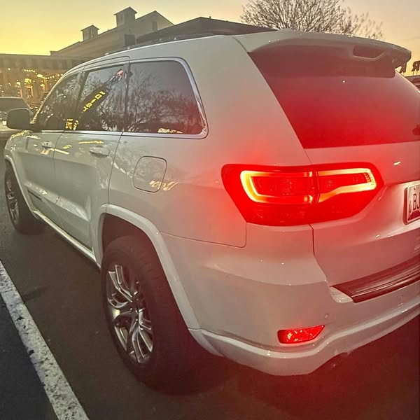2014 Jeep Grand Cherokee - Overland Sport Utility 4D