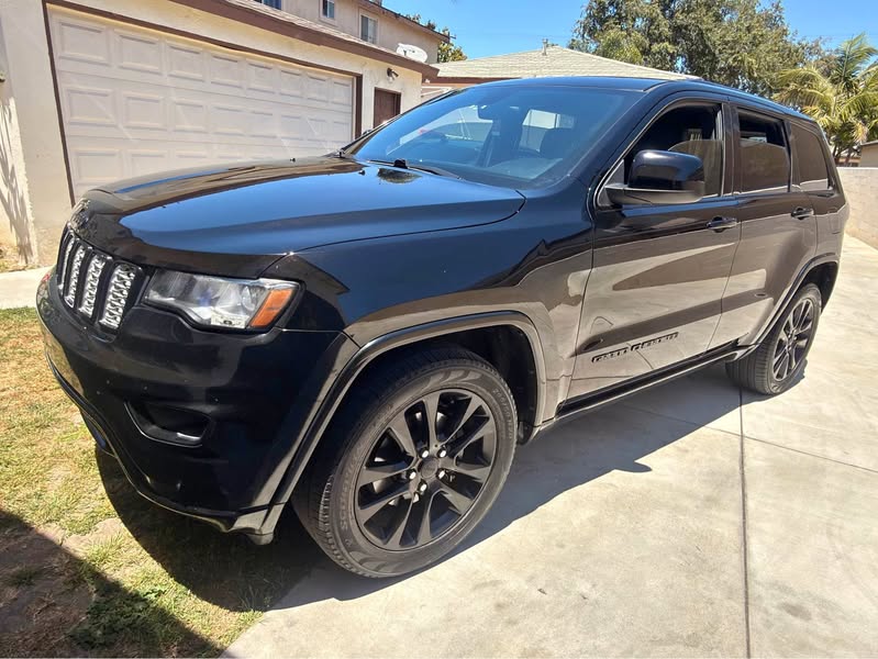 2017 Jeep Grand Cherokee - Laredo Sport Utility 4D