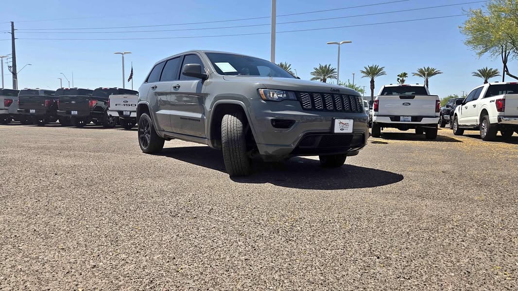 2021 Jeep Grand Cherokee - Laredo X Sport Utility 4D