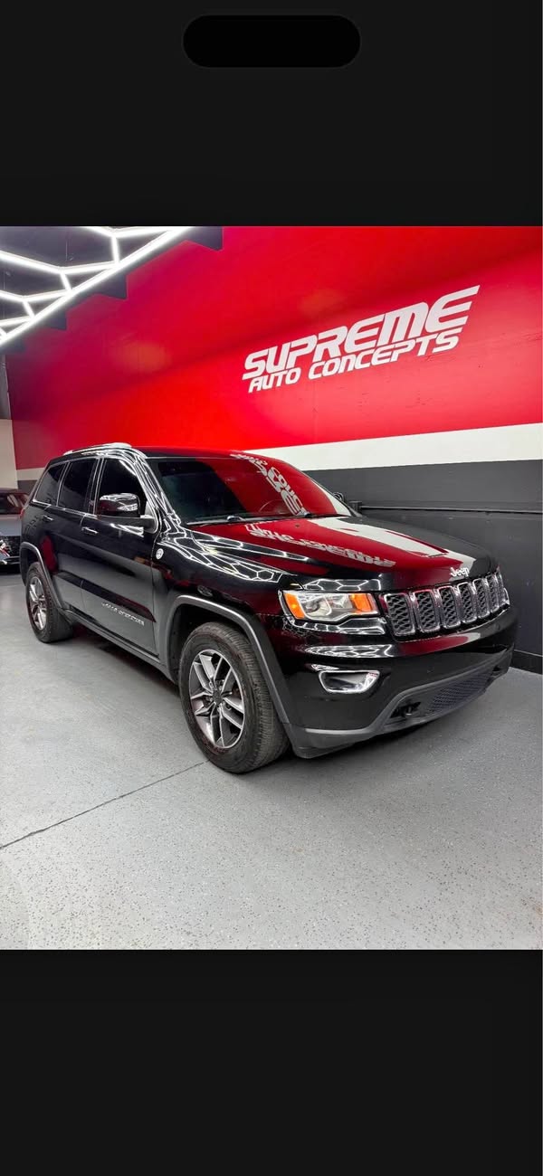 2020 Jeep Grand Cherokee - Laredo