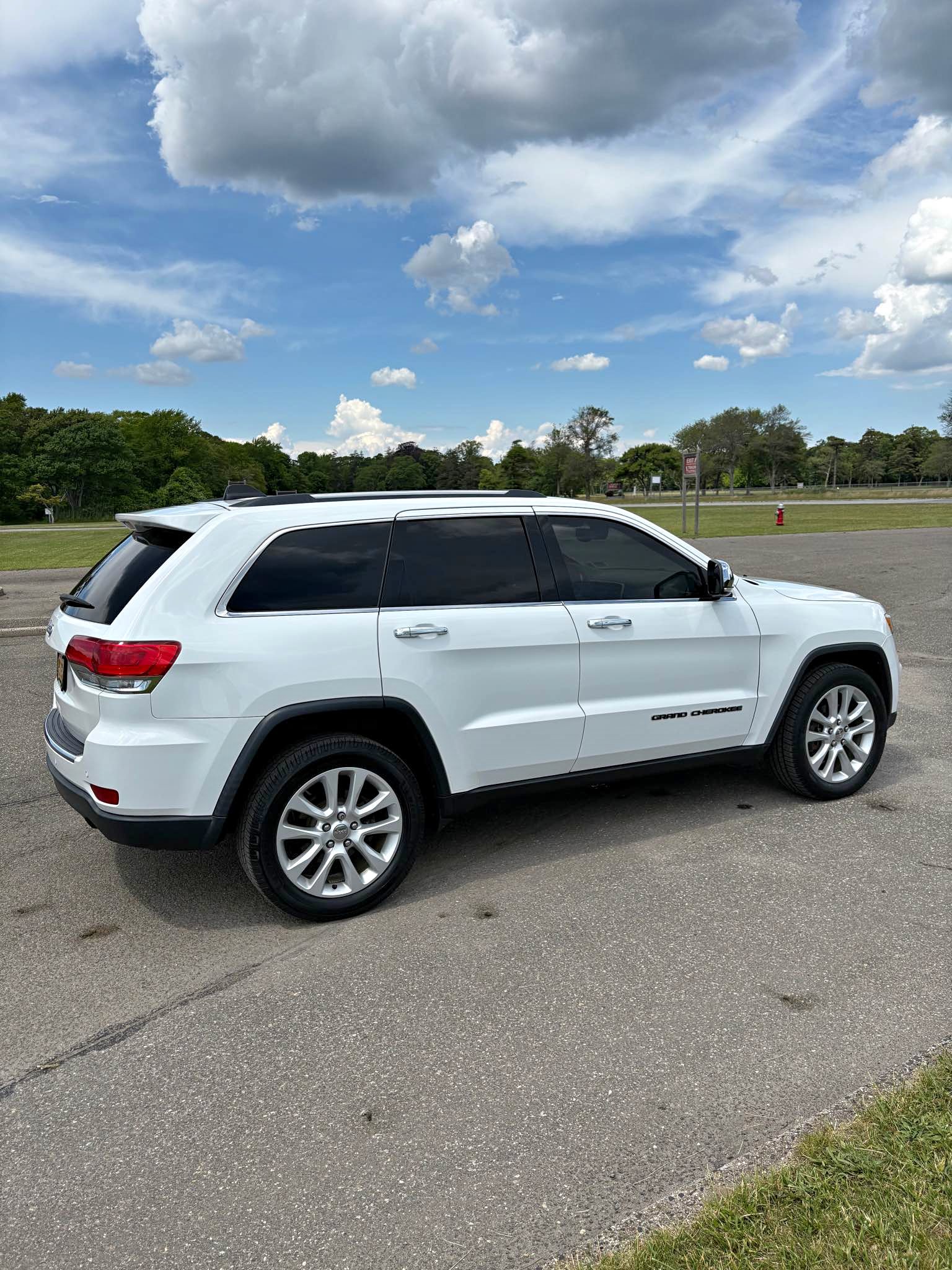 2017 Jeep Grand Cherokee - Limited Sport Utility 4D