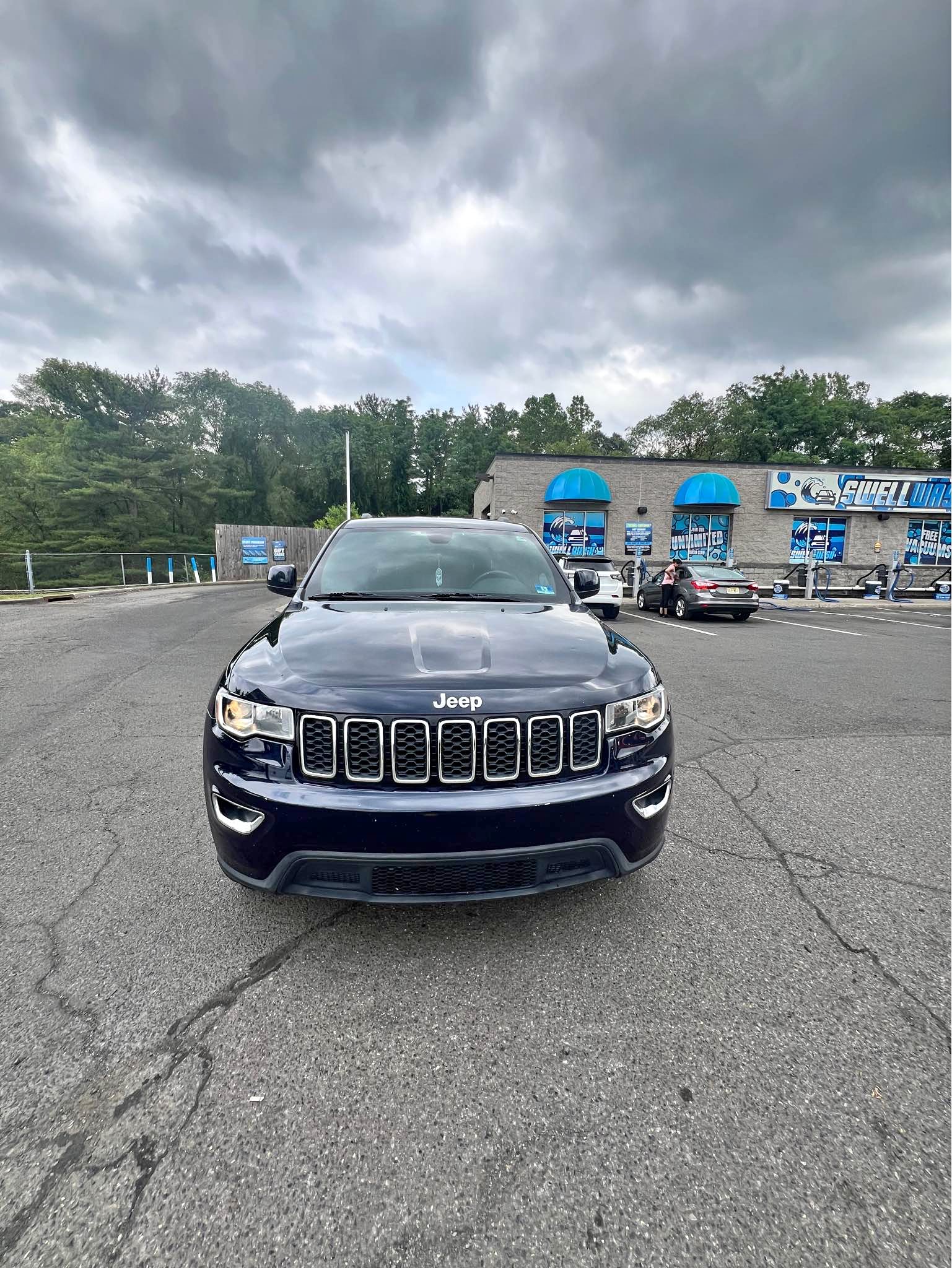 2017 Jeep Grand Cherokee - Laredo