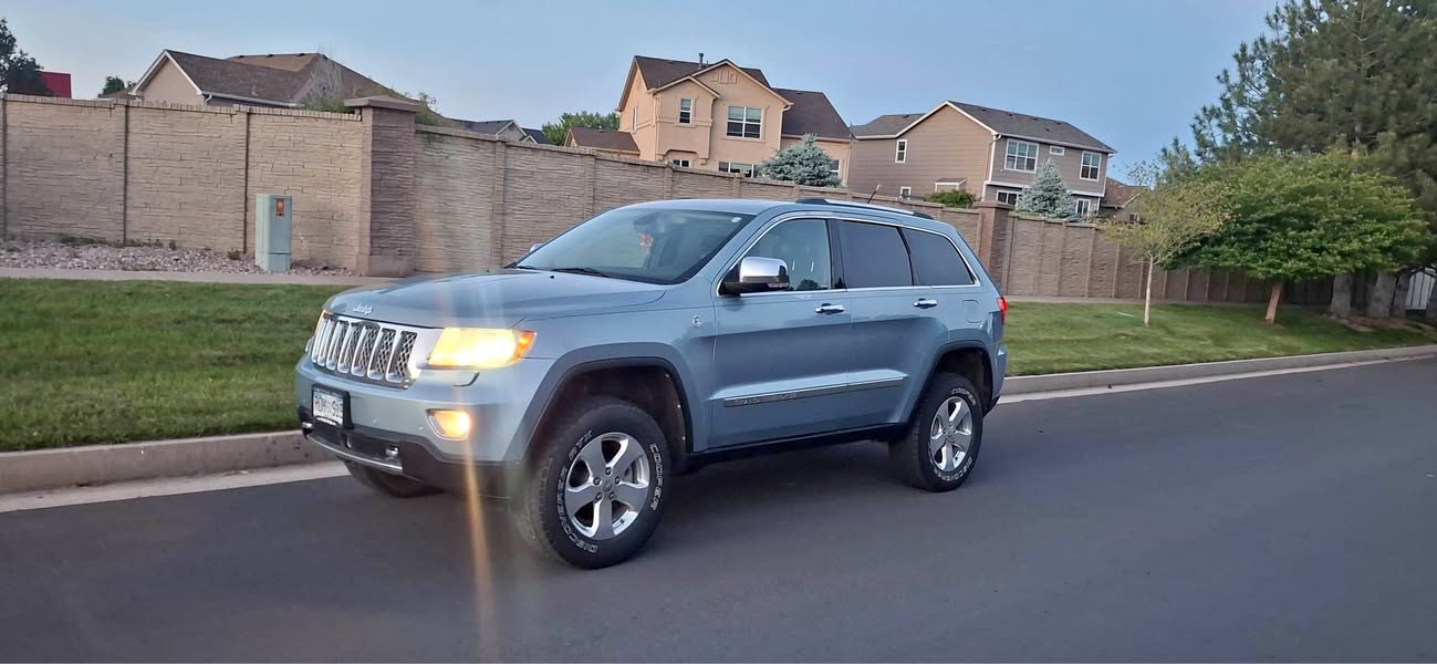 2013 Jeep Grand Cherokee - All New Overland Sport Utility 4D