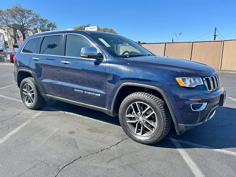 2017 Jeep GRAND CHEROKEE