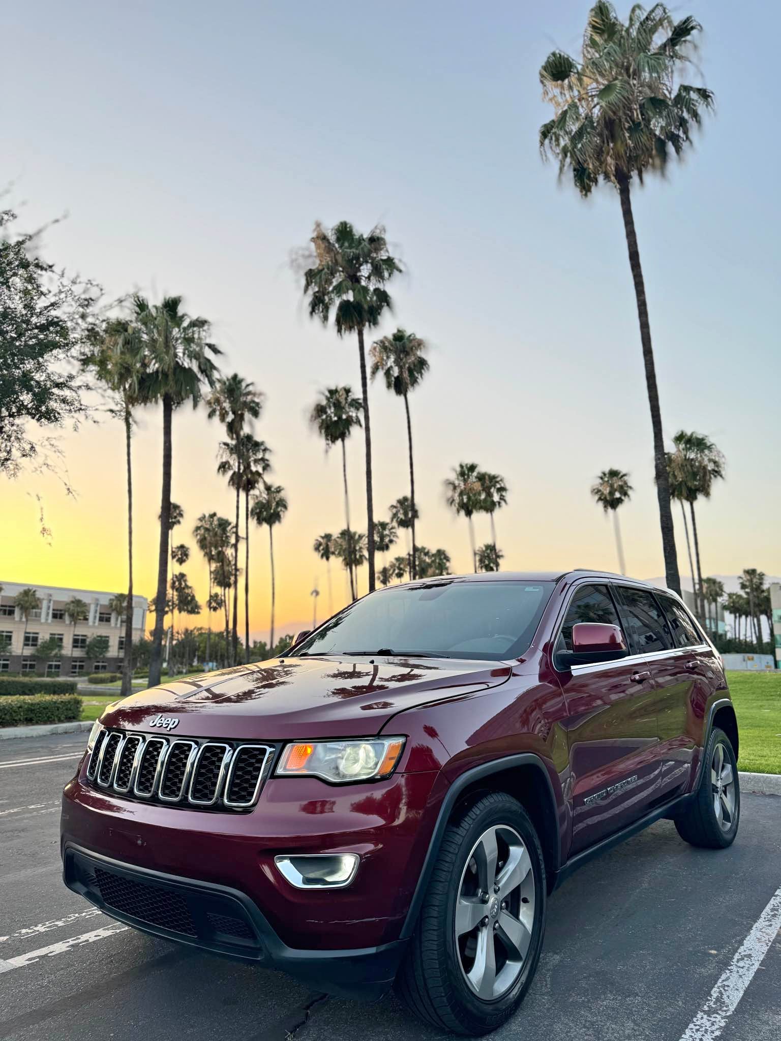2018 Jeep Grand Cherokee - Laredo Sport Utility 4D