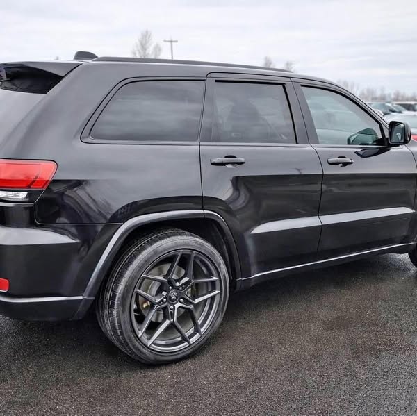 2015 Jeep Grand Cherokee - Laredo A Sport Utility 4D