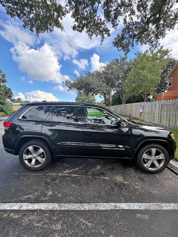 2014 Jeep Grand Cherokee - Laredo Sport Utility 4D