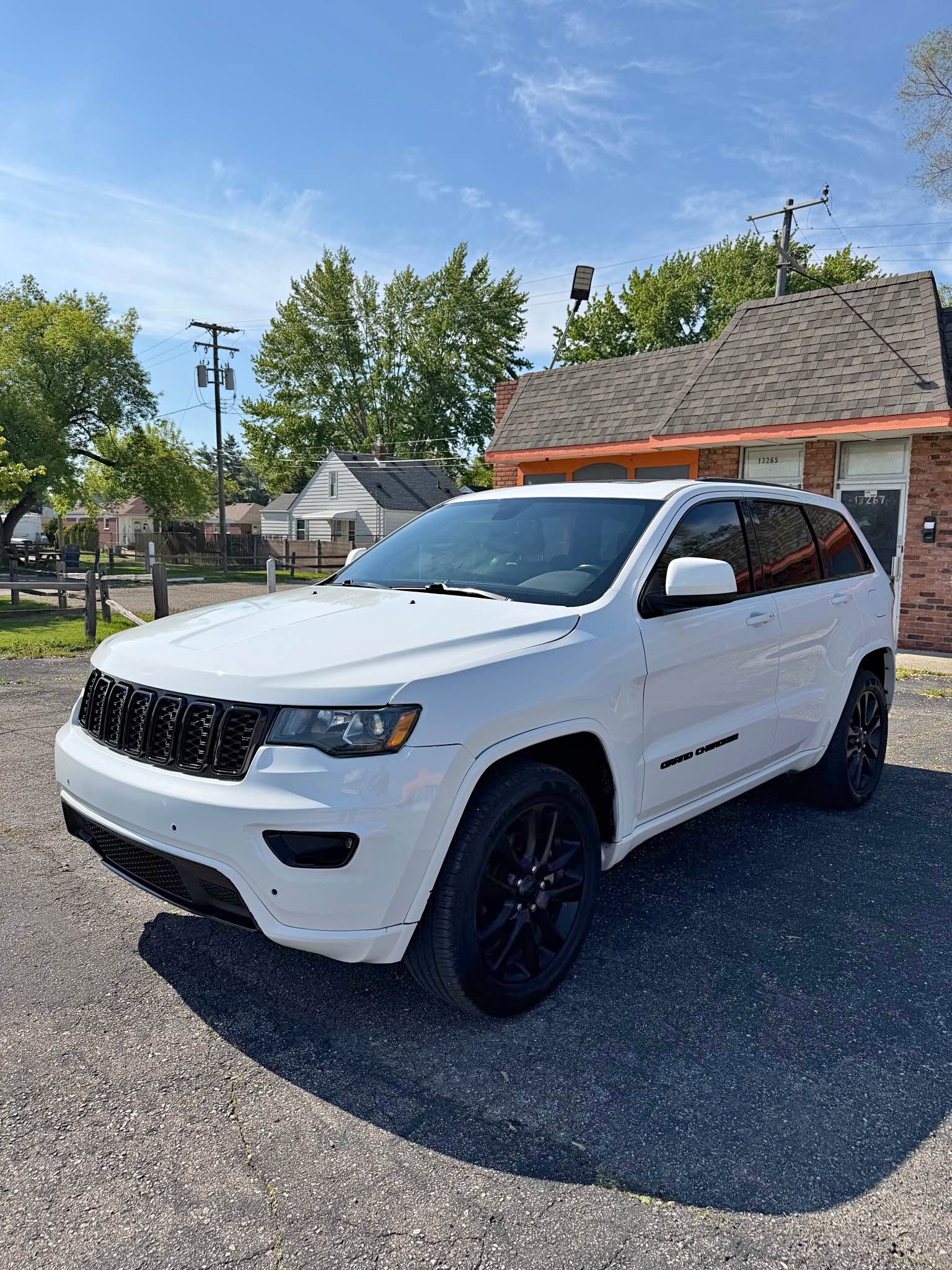 2020 Jeep Grand Cherokee - Altitude Sport Utility 4D