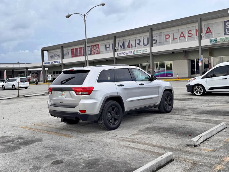 2011 Jeep Grand Cherokee - Laredo X Sport Utility 4D