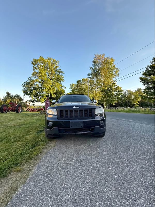 2013 Jeep Grand Cherokee - Overland Sport Utility 4D