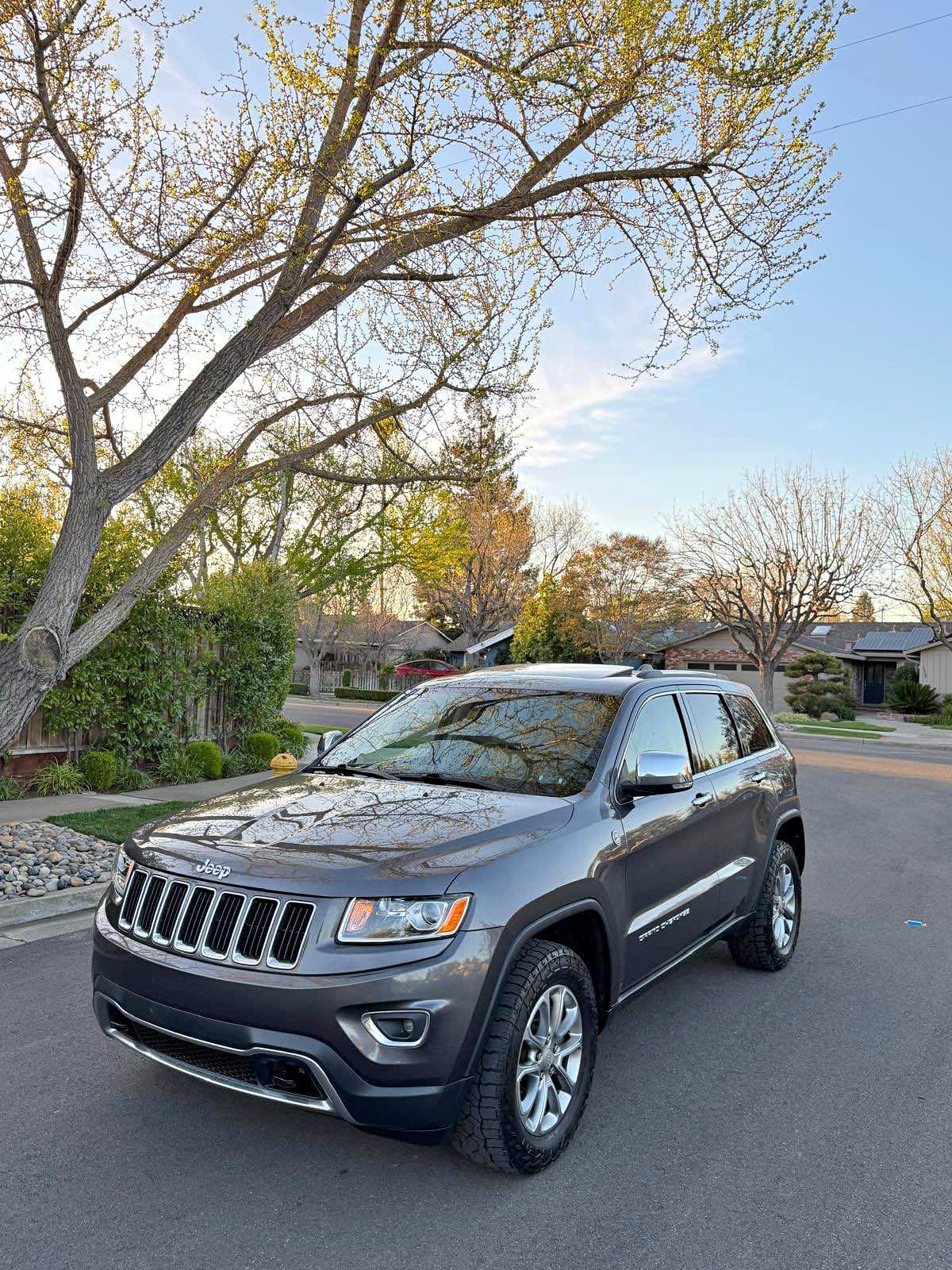 2015 Jeep Grand Cherokee - Limited Sport Utility 4D