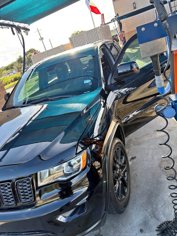 2018 Jeep Grand Cherokee - Laredo Sport Utility 4D