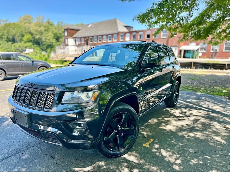 2015 Jeep Grand Cherokee - All New Altitude Sport Utility 4D