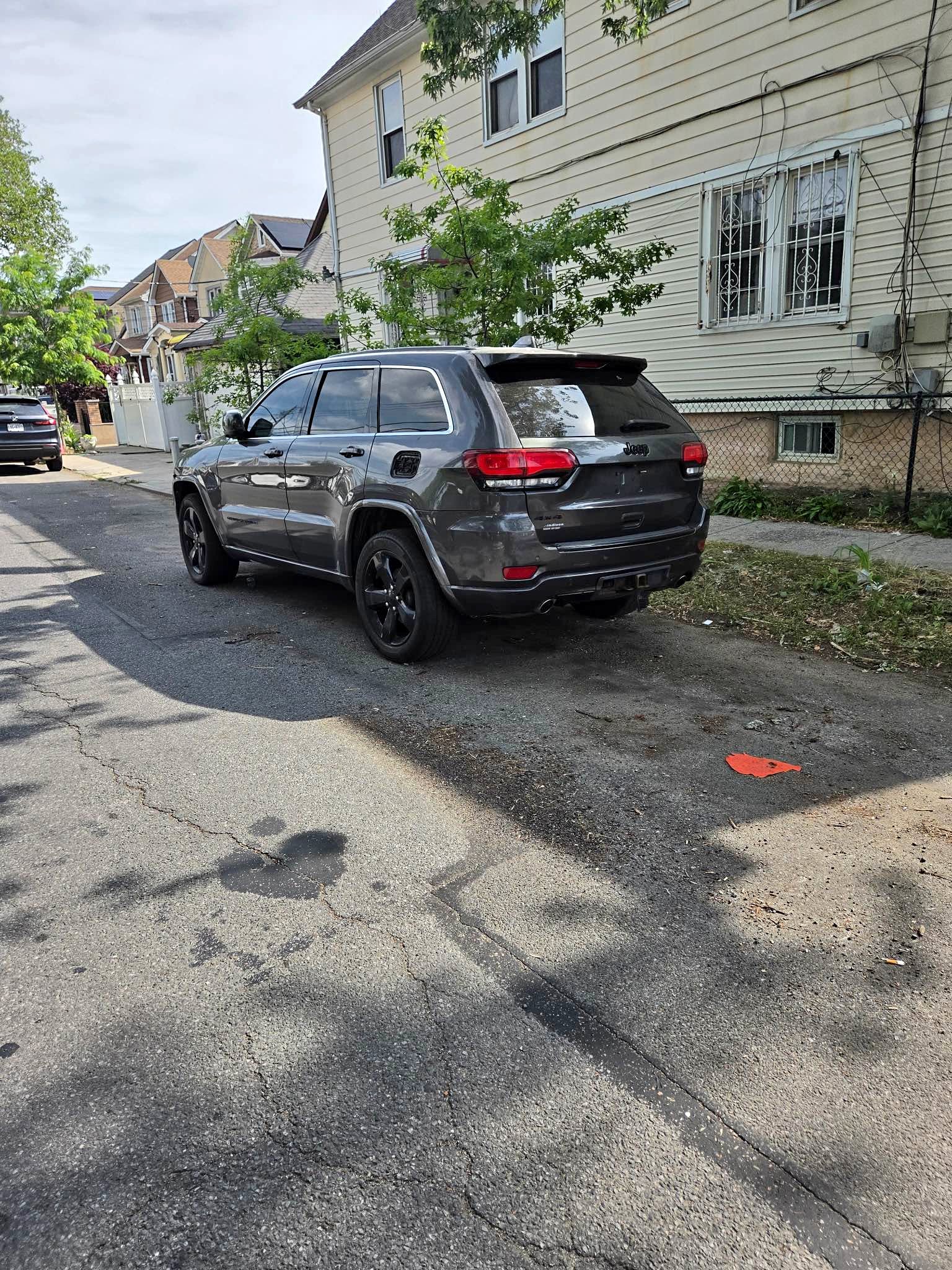 2015 Jeep Grand Cherokee L - Altitude Sport Utility 4D
