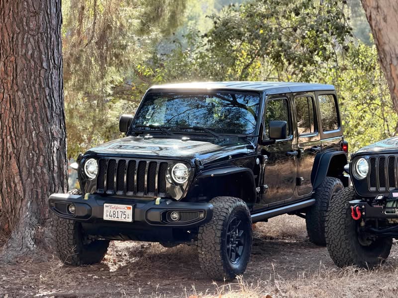 2020 Jeep Wrangler - Sport s