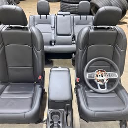 2025 Jeep Wrangler Rubicon leather interior seats