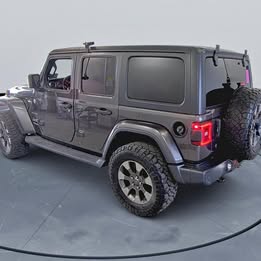 2018 Jeep Wrangler Unlimited ( Sahara )