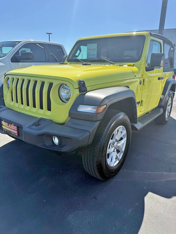2023 Jeep Wrangler - \