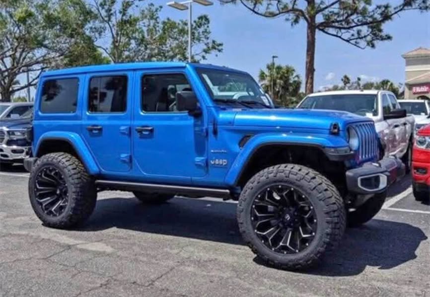 2023 Jeep Wrangler - Sahara Sport Utility 4D