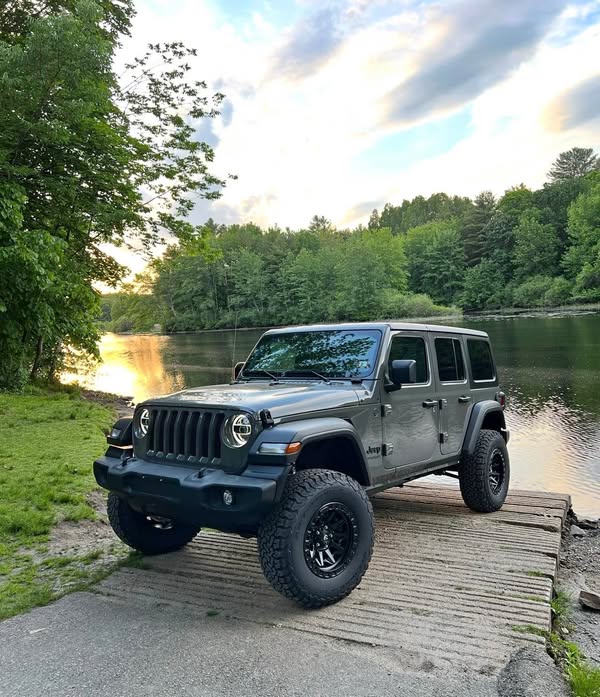 2022 Jeep Wrangler Unlimited - Sport S Sport Utility 4D
