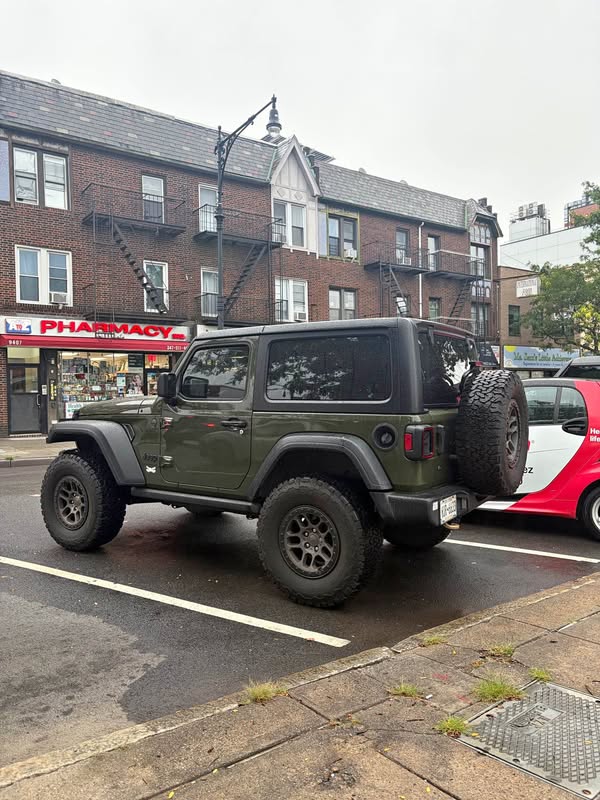 2022 Jeep Wrangler - \