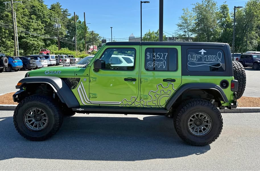 2025 Jeep Wrangler - Willys Sport Utility 4D